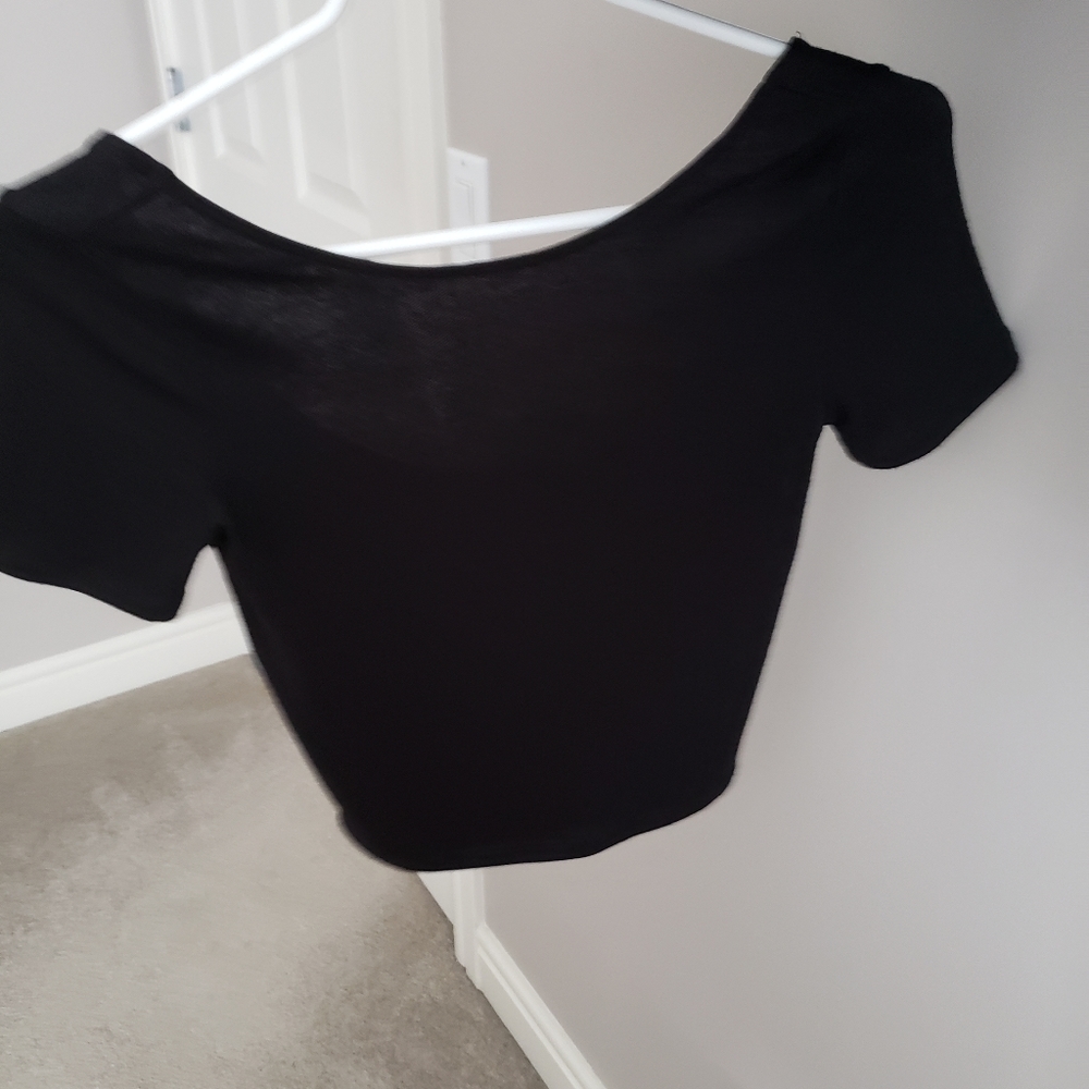 Wilfred free Julianna T shirt